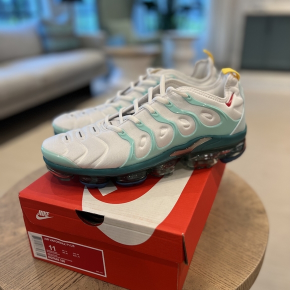Nike air vapormax plus white blue red - Picture 2 of 6